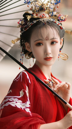 走进集装箱搭起的世界杯“球迷村”